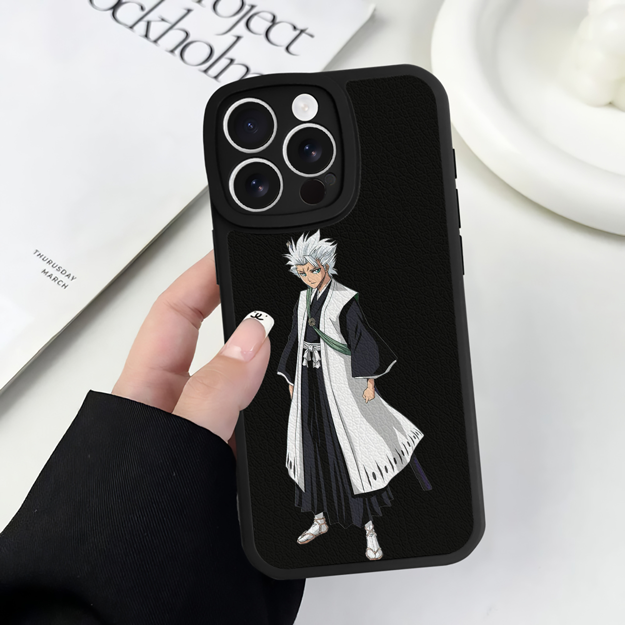 （画像用） ブリーチ 日番谷冬獅郎（ひつがや とうしろう） BLEACH Hitsugaya Toushirou 【iPhone 16シリーズ対応】シリコンスマホケース（レザー調） 材質：シリコン